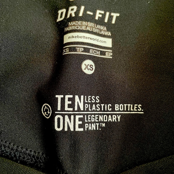Nike Dri-Fit Cropped size XS - Picture 2 of 2